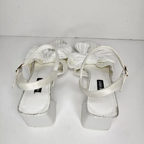 Nine West Open Toe All White Bow Sandal Chunky Heel Size 7.5 - Picture 10 of 15